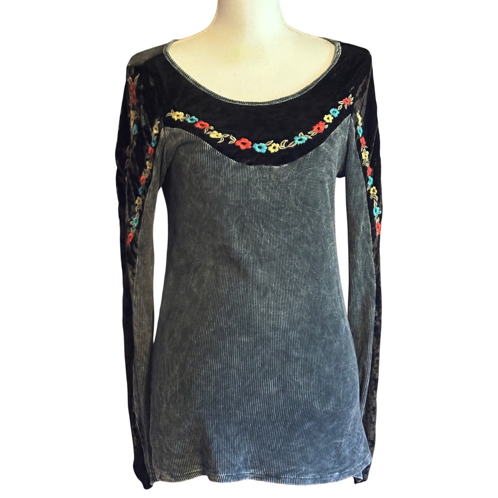 T Party Mineral Wash Embroidered Velvet Sleeve Waffle Knit Top Grey Large